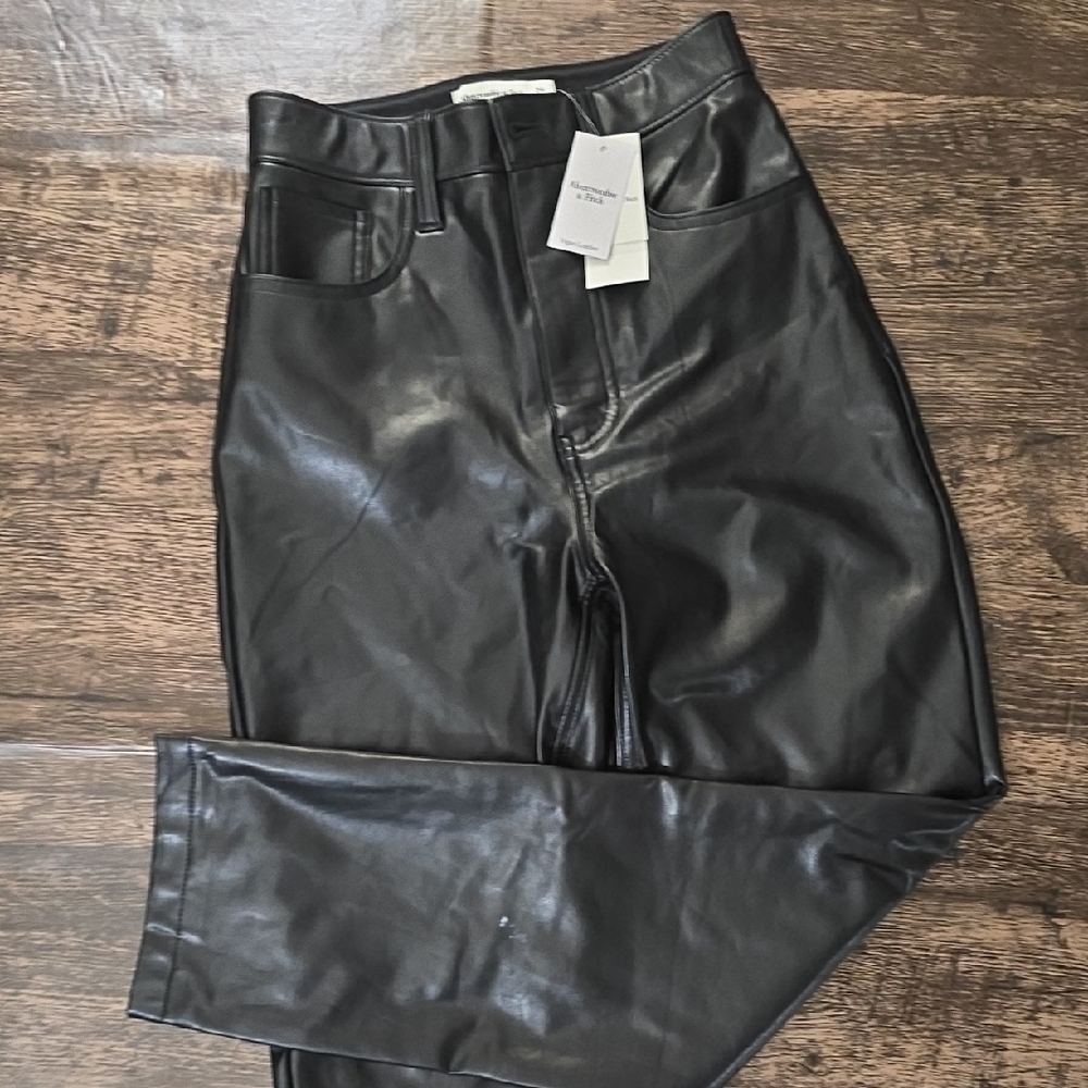 Abercrombie & Fitch Black Vegan Leather Pants Ankle Ultra High Rise Sz 00 Nwt
